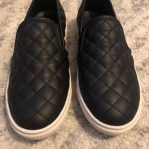 STEVE MADDEN slip ons